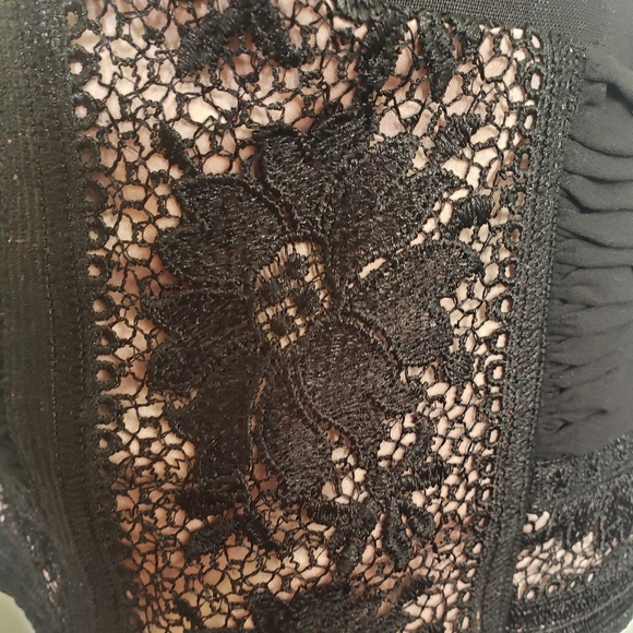 Free People Bella Women Top 12 Black Poly Blend Lace trim, Strappy, Crop Cami - Picture 7 of 9